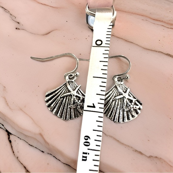 Vintage Style Ocean Shell Shaped Silver Tone Hoop Earrings - Picture 3 of 3